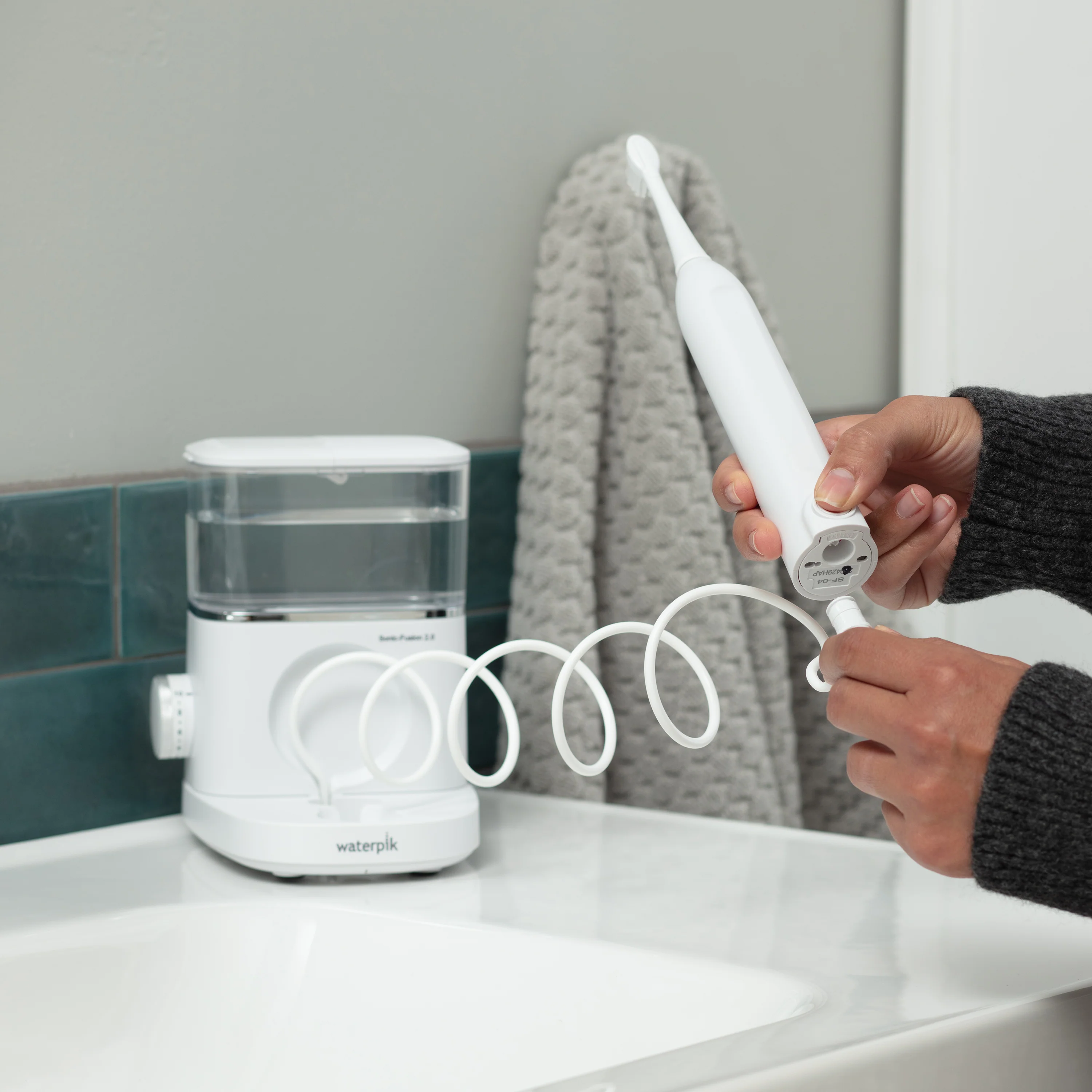 Sonic-Fusion™ 2.0 Professional Water Flossing Electric Toothbrush - Image 7